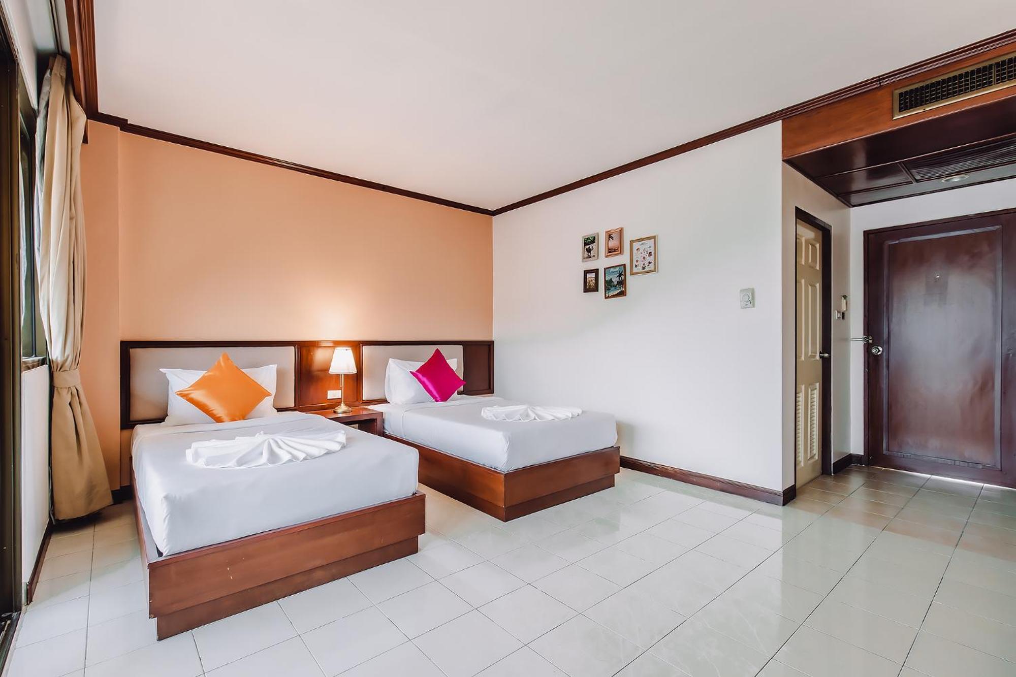 Bauman-Ville Hotel Patong Exterior photo