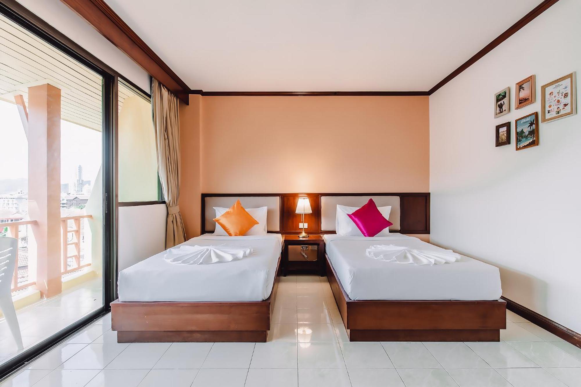 Bauman-Ville Hotel Patong Exterior photo
