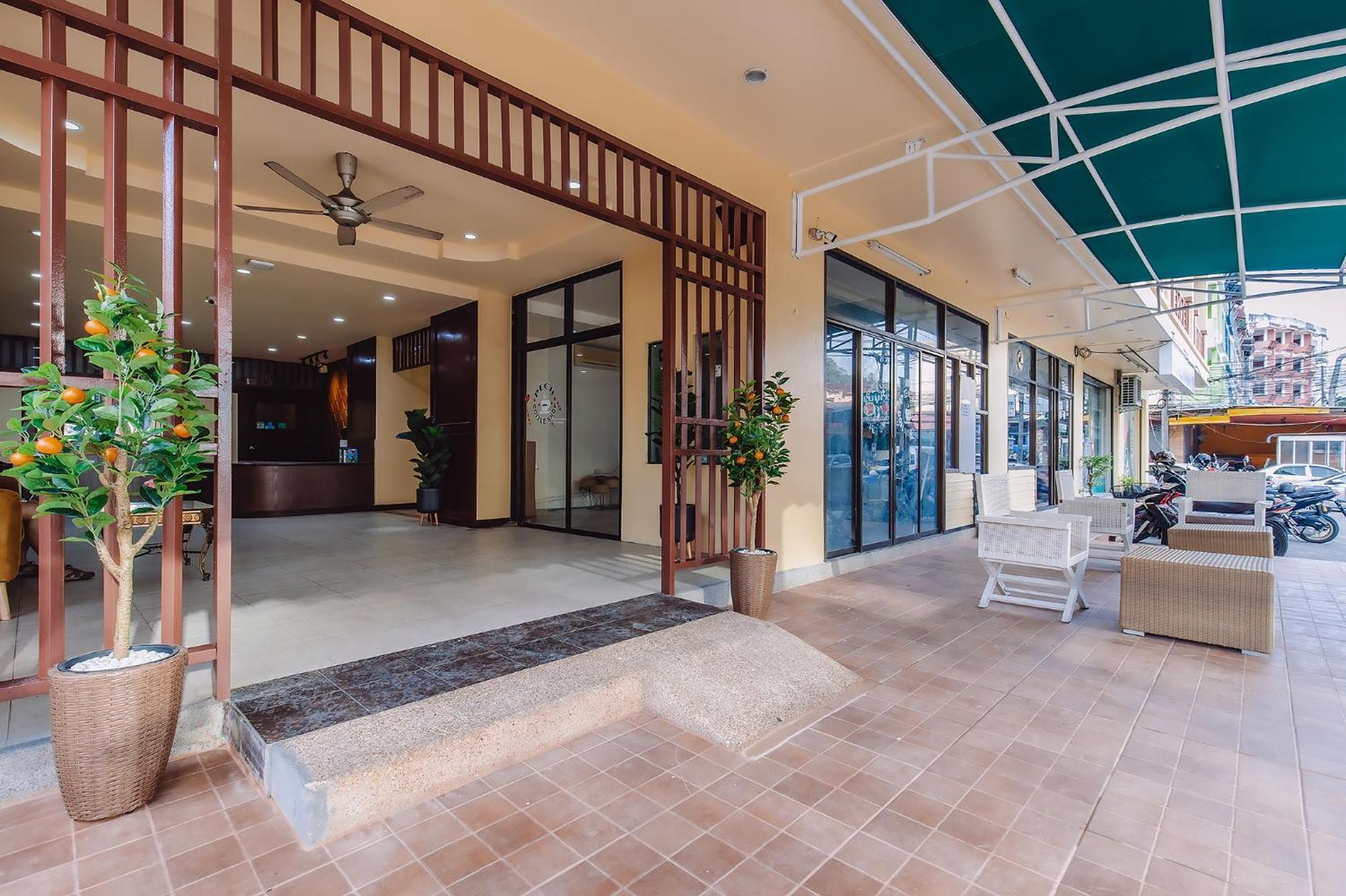Bauman-Ville Hotel Patong Exterior photo